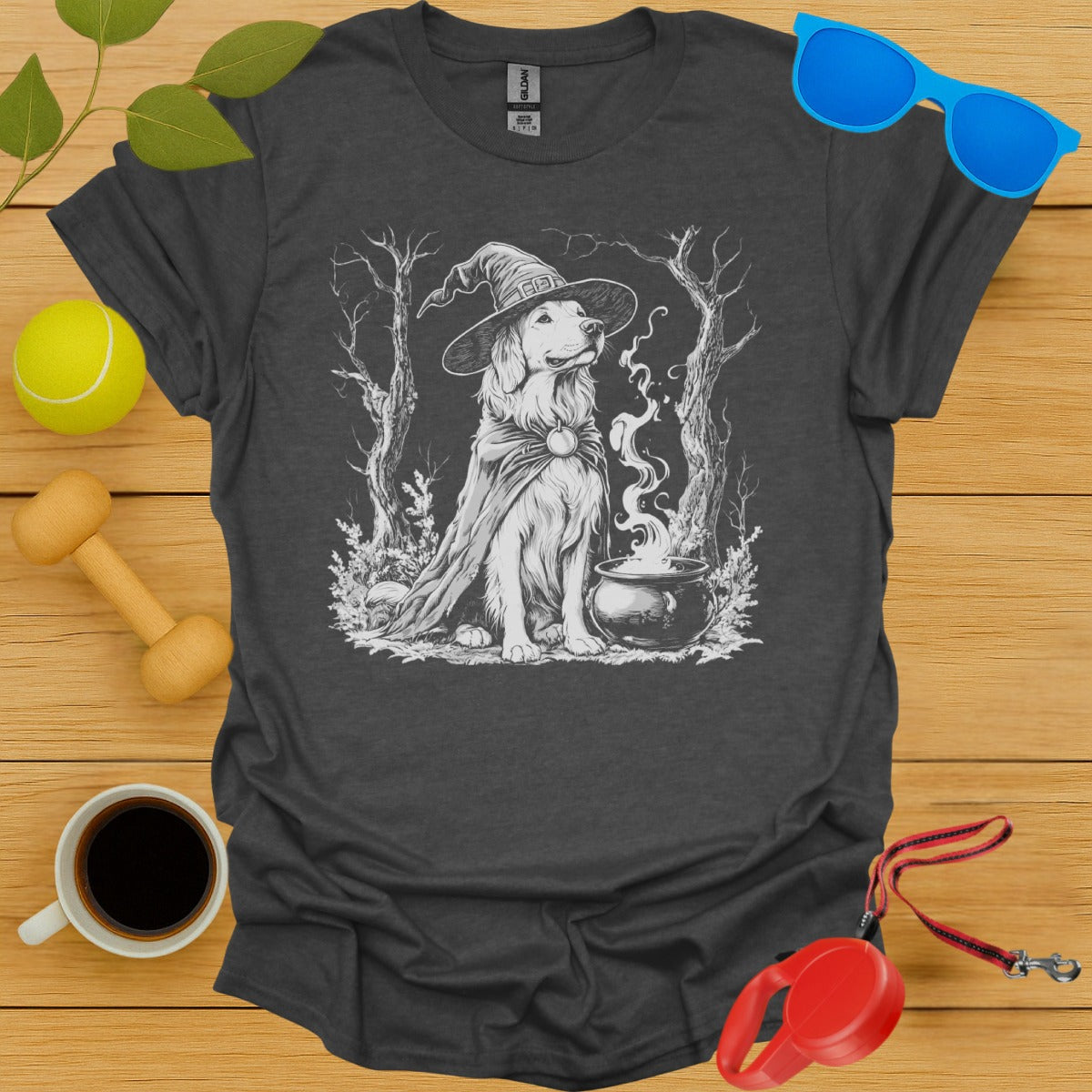 Golden Retriever Witch T-Shirt
