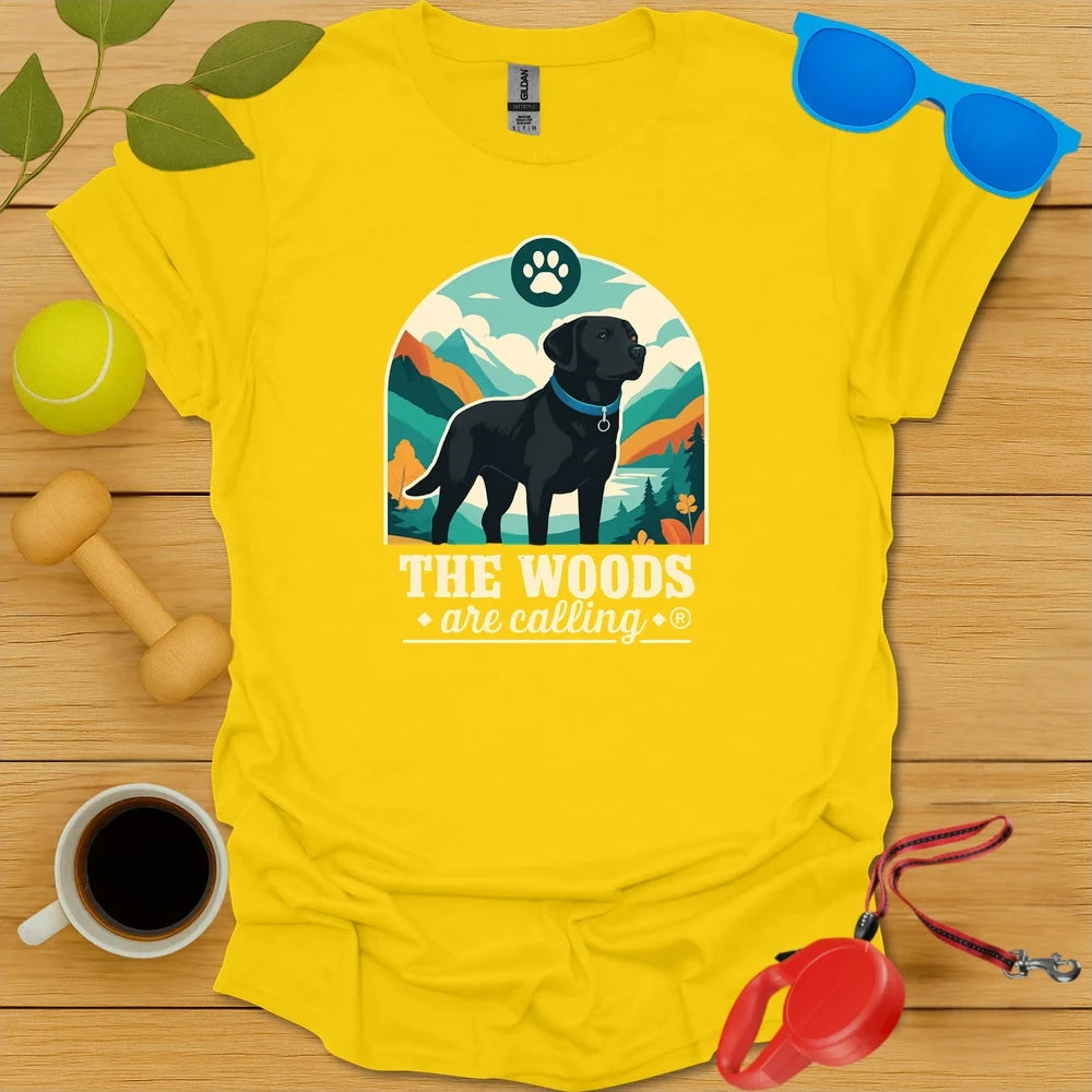 The Woods Are Calling | Labrador Adventure Hiking Tee - Daisy
