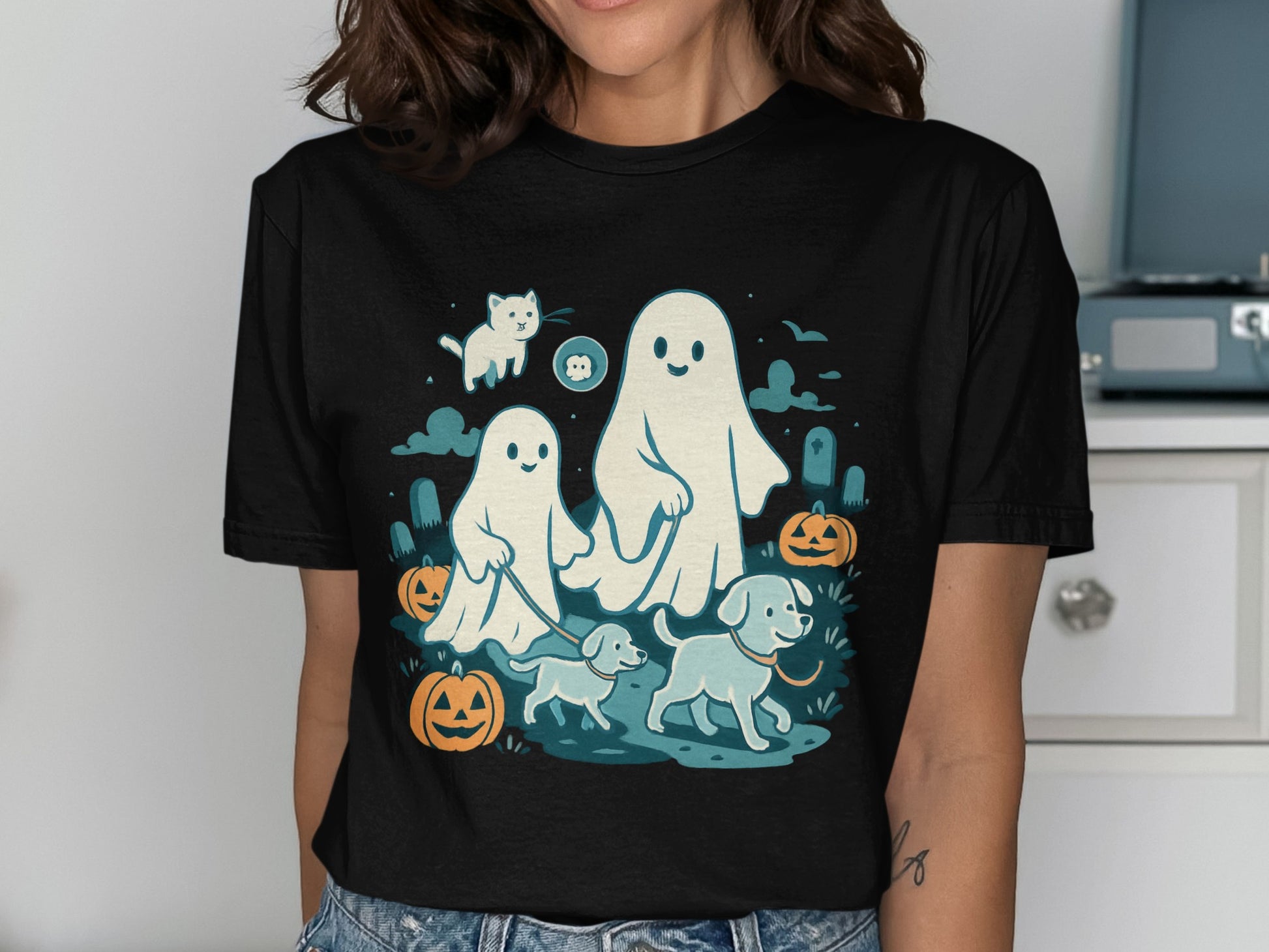 Cute Halloween Ghosts and Dogs Tee for Casual Wear product type