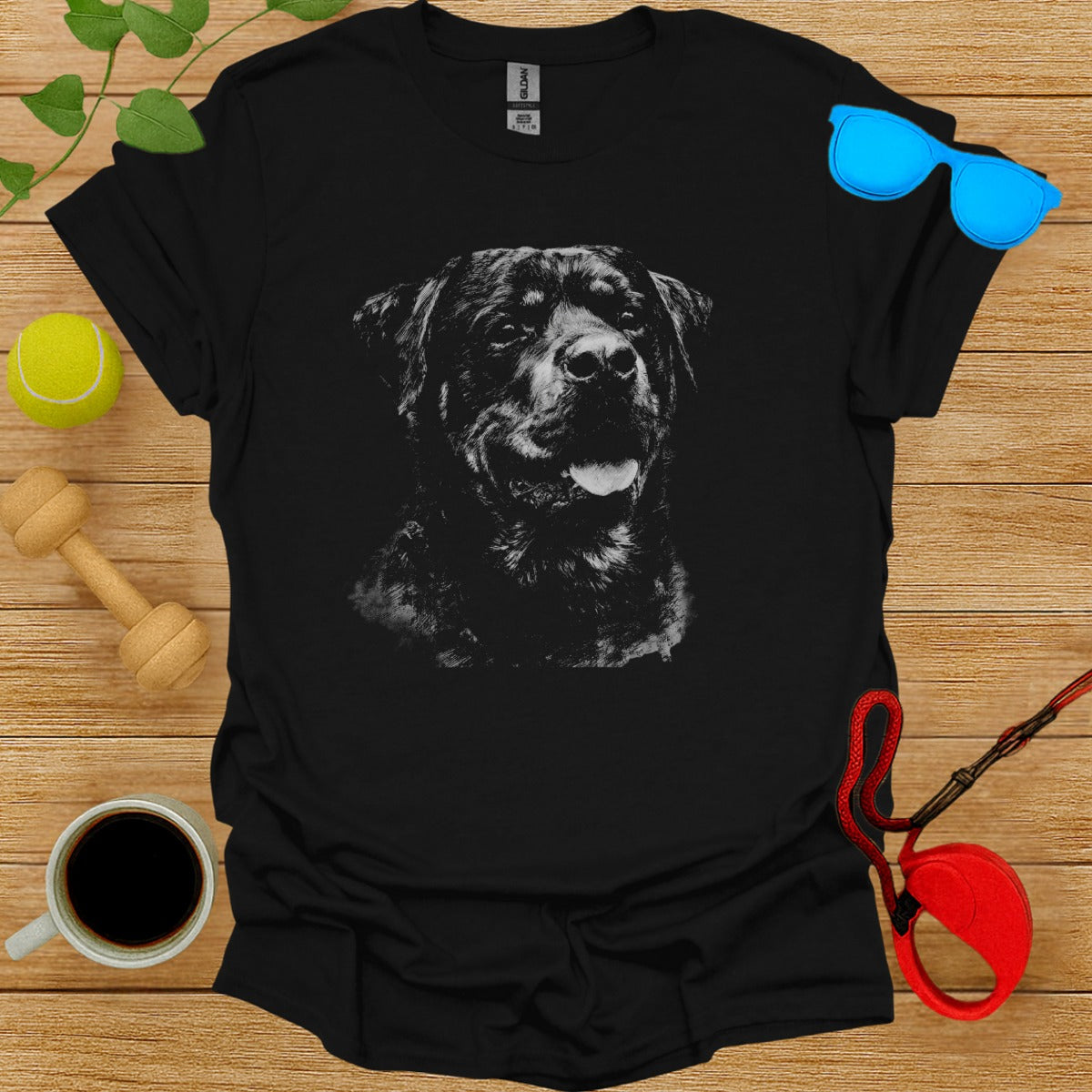 Black T-shirt with Rottweiler Dog Graphic Print